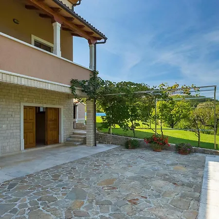 بيت للعطل Alba